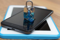 স্মার্টফোন বিক্রি বা বদলে ফেলার আগে যে কাজ না করলে বিপদ!