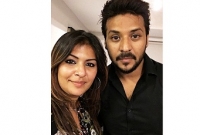 'উইথ বাংলালিংক গার্ল দোস্ত'