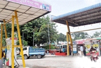 এবার হেলমেট ছাড়া জ্বালানি পাচ্ছেন না মোটরসাইকেল আরোহীরা