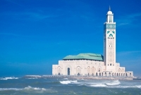 মহাসাগরে ভাসমান অদ্ভুত সুন্দর মসজিদ, প্রতি ৩ মিনিট পরপর খুলে যায় ছাদ!