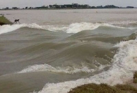 ধেয়ে আসছে বন্যা, ঢাকাকে দিল্লির সতর্কতা!