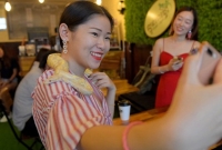 যে ক্যাফেতে আপনার সঙ্গী হবে বিষাক্ত সাপ!