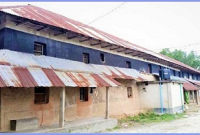 ১০৮ কক্ষের সুবিশাল দোতলা মাটির বাড়ি!