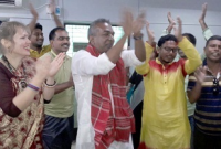 পাবনাবাসীর ভালোবাসায় সিক্ত ৪১ বছর পর বাবা-মা'র খোঁজে আসা ডেনিশ দম্পতি