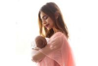 বিয়ে ছাড়াই মা হলেন জিৎ-এর সাবেক প্রেমিকা!