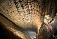 মাটির কতটা গভীরে প্রবেশ করেছে মানুষ!