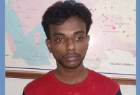  বিভিন্ন থানার ওসিদের ফোন দিয়েই মিষ্টি নারী কণ্ঠে সে বলতো ‘এসপি ভাবী’ বলছি!