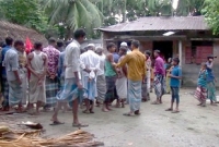 লক্ষ্মীপুরে পরিবারের সদস্যদের বেঁধে দুই বোনকে ধর্ষণ