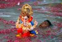 ভারতে 'গণেশ' বিসর্জন দিতে গিয়ে পানিতে ডুবে ১৮ জনের মৃত্যু