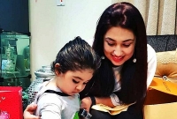 ছেলের জন্মদিনে গাড়ি উপহার দিলেন অপু!