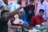 চিংড়ি মাছ না দেয়ায় বিয়ে ভেঙে দিল বর!