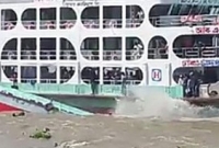আল্লাহ আল্লাহ ডেকে প্রাণে বাঁচল দুই শতাধিক লঞ্চযাত্রী