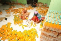 ফলের জুসে ফল নেই, যা আছে তা দেখে হতভম্ব ম্যাজিস্ট্রেট!