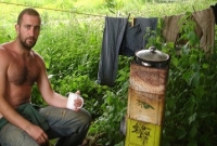 ১০ বছর ধরে টাকা ছাড়াই জীবন চালাচ্ছেন এই যুবক!