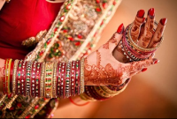 কেন মেয়েদের হাতে চুড়ি পরতে হয় জানেন? রয়েছে বৈজ্ঞানিক ব্যাখ্যা