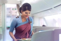 বিমানবালারা যে ৫ তথ্য শেয়ার করেন না