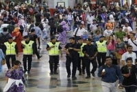 মালয়েশিয়ায় অবৈধ অভিবাসী অভিযানে বাংলাদেশিসহ আটক ৩০০