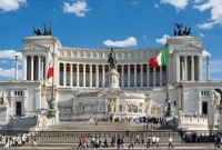 হঠাৎ থমথমে অবস্থায় ইতালি!