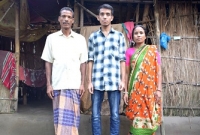 কাঠুরিয়া বাবার ছেলে এবারের মেডিকেল ভর্তি পরীক্ষায় তৃতীয়!