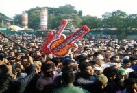 আইয়ুব বাচ্চুর জানাযায় কাঁদলেন চট্টগ্রামবাসী