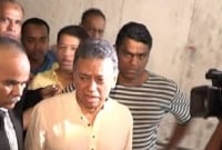 ব্রেকিং নিউজ: আইসিটি আইনের মামলায় আমীর খসরুকে কারাগারে পাঠানোর নির্দেশ