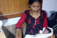 গঙ্গায় ৬ দিনের কন্যাসন্তান ভাসাতে গিয়ে হাতেনাতে ধরা পড়লেন মা-বাবা