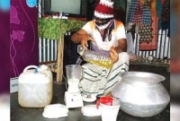 নকল দুধে লাখপতি করিম!