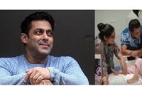 ক্যান্সার আক্রান্ত ছেলেটির স্বপ্ন পূরণ করতে হাসপাতালে ছুটে গেলেন সালমান