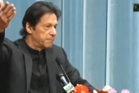 লাইভ অনুষ্ঠানে ‘ভিক্ষা করছেন’ পাকিস্তানের প্রধানমন্ত্রী ইমরান খান!