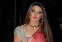 'ও আমার শরীরের প্রতিটা অংশ চেনে'