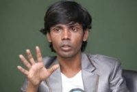  যে দলের মনোনয়নপত্র কিনলেন হিরো আলম