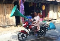  হান্নানের মোটরসাইকেলে অভিনব প্রচারণা!