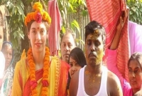 প্রেমের টানে যুক্তরাষ্ট্র থেকে বরিশালে তরুণী!