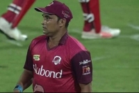 ৪৭ বছর বয়সে হ্যাটট্রিক, দশ ওভারের লিগে সেরা চমক!