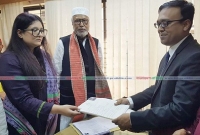 একই আসনে মনোনয়নপত্র জমা দিলেন কাদের সিদ্দিকী ও তার মেয়ে কুঁড়ি সিদ্দিকী