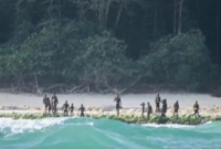 বিশ্বসভ্যতা থেকে বিচ্ছিন্ন হয়েও ৬০ হাজার বছর ধরে টিকে আছে তারা!