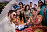 সেই প্রিয়াঙ্কাই নিজের বিয়েতে উল্টো পথে হাঁটলেন কেন? 