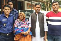 সব সম্পত্তি লিখে নিয়ে মায়ের মুখে লাথি ছেলের!