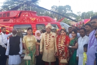 বাবার ইচ্ছা পূরণ করতে হেলিকপ্টারে চড়ে বৌ নিয়ে গেলেন বর