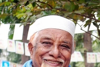 চলে গেলেন বর্ষীয়ান অভিনেতা মঞ্জুর হোসেন