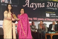 ভারতে সম্মাননা পেলেন চিত্রনায়িকা অপু বিশ্বাস