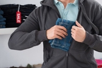 নিজের দোকানের জন্য চোর চেয়ে বিজ্ঞাপন দিলেন এক নারী, আয় ঘণ্টায় পাঁচ হাজার তিনশো টাকা!