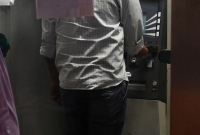 ১০০ টাকা তুলতে গিয়ে লাখপতি ৯৮ জন! অবাক কাণ্ড এটিএম কাউন্টারে 