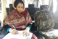 সন্তান প্রসবের এক ঘণ্টা পর অ্যাম্বুলেন্সে বসেই পরীক্ষা দিলেন আরজু বেগম  সন্তান প্রসবের এক ঘণ্টা পর অ্যাম্বুলেন্সে বসেই পরীক্ষা দিলেন আরজু বেগম