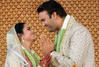 ৫০ হাজার আইফোন, দেড়শর বেশি ফ্ল্যাট কেনা যেত ঈশার বিয়ের টাকায়!