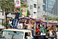 বাসায় মির্জা  আব্বাস, র‌্যালি নিয়ে গেলেন আফরোজা