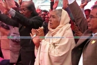 আমি দুনিয়ার ফকির, দুহাত পাইতা আপনাদের কাছে ভোট চাই : মতিয়া চৌধুরী