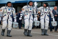 দীর্ঘ ছয় মাস পর পৃথিবীতে ফিরলেন তিন নভোচারী