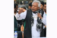 নৌকার প্রচারণায় ধানের শীষে ভোট চাইলেন আওয়ামী লীগ নেতা!