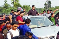 নড়াইল নাড়িয়ে দিলেন মাশরাফি